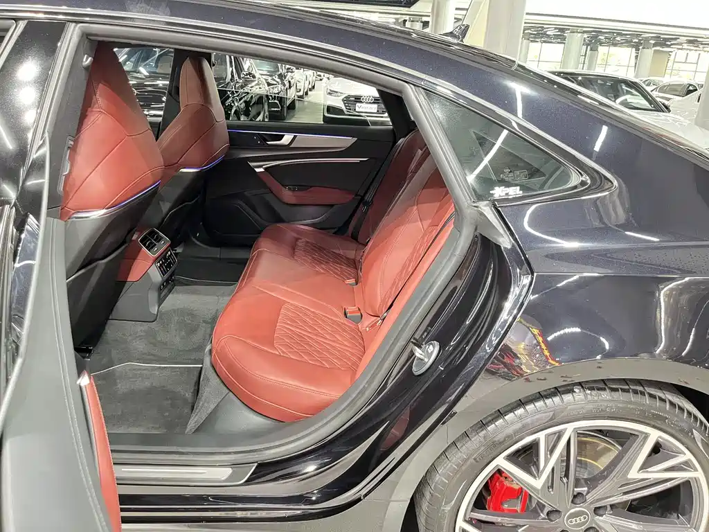 Audi A7L — миниатюра 6