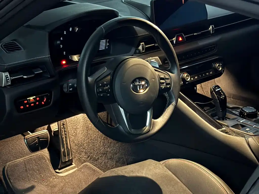 Toyota Supra — миниатюра 7