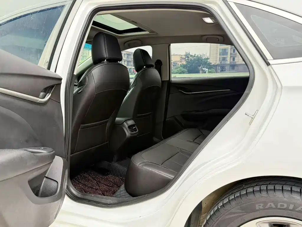 Buick Excelle — миниатюра 3