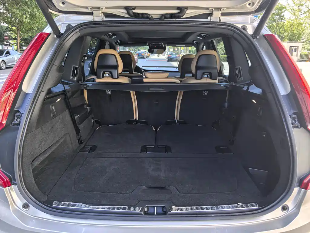 Volvo XC90 — миниатюра 16