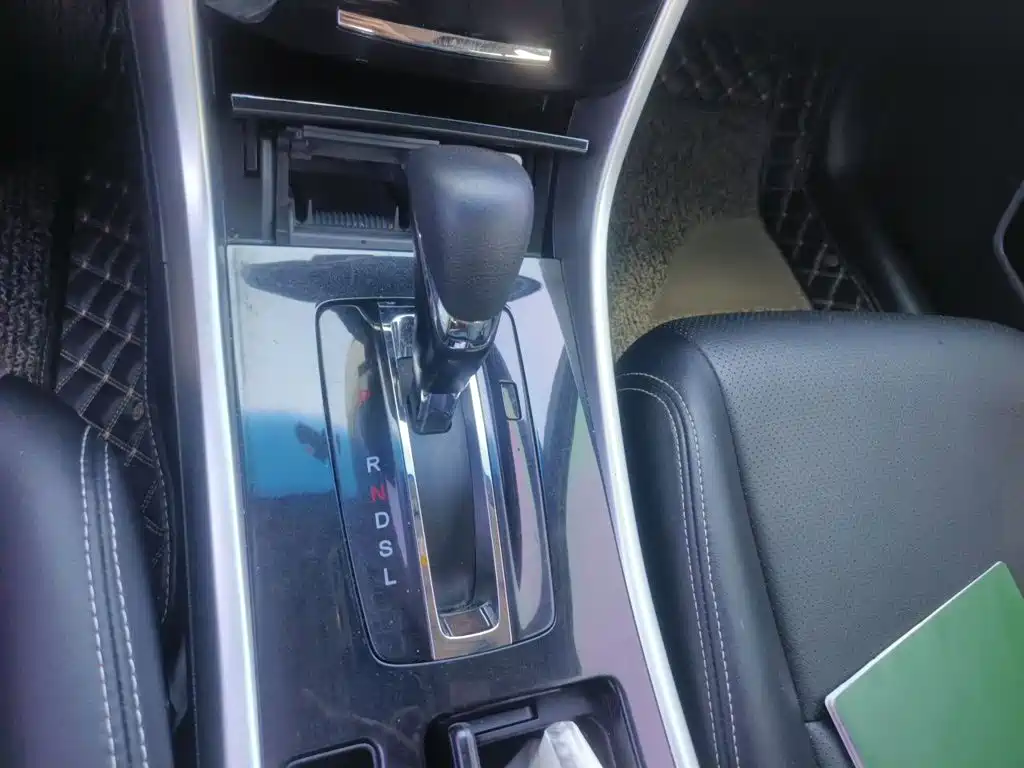 Honda Accord — миниатюра 7