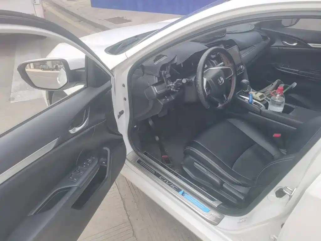 Honda Civic — миниатюра 16