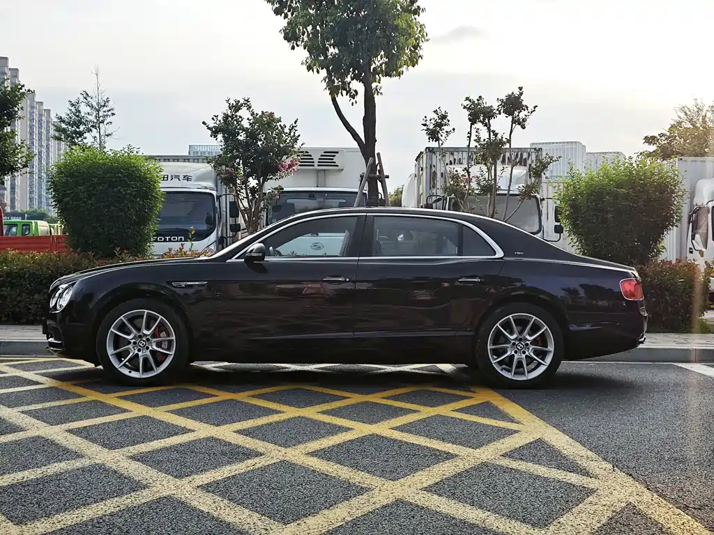 Bentley Flying Spur — миниатюра 5