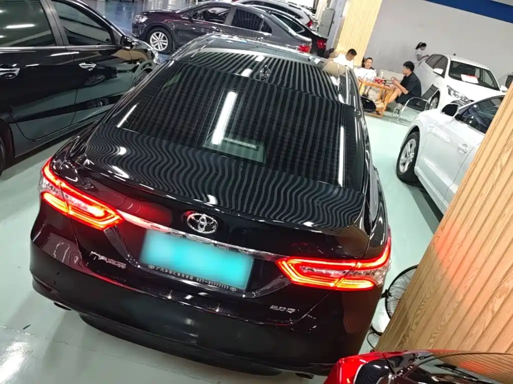 Toyota Camry — миниатюра 7