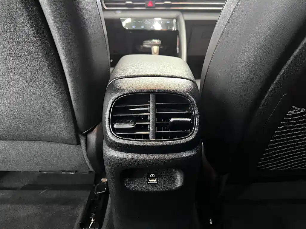 Hyundai Elantra — миниатюра 14
