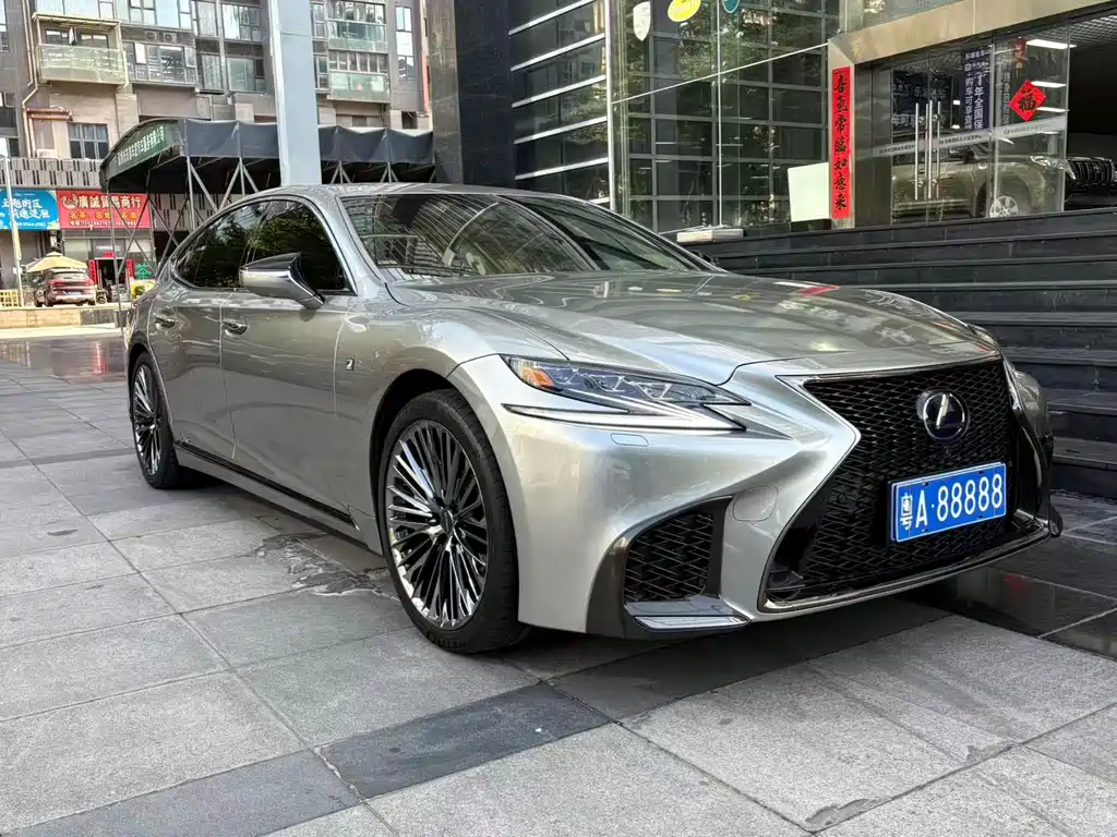 LEXUS LS