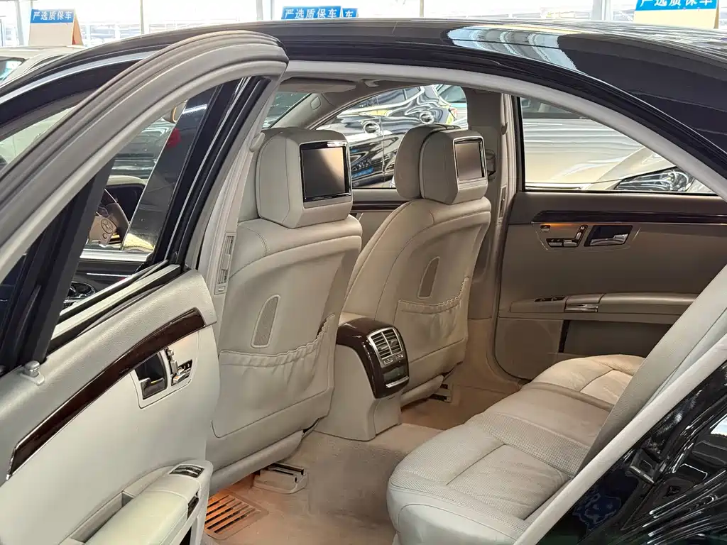 Mercedes-Benz S-Class — миниатюра 13