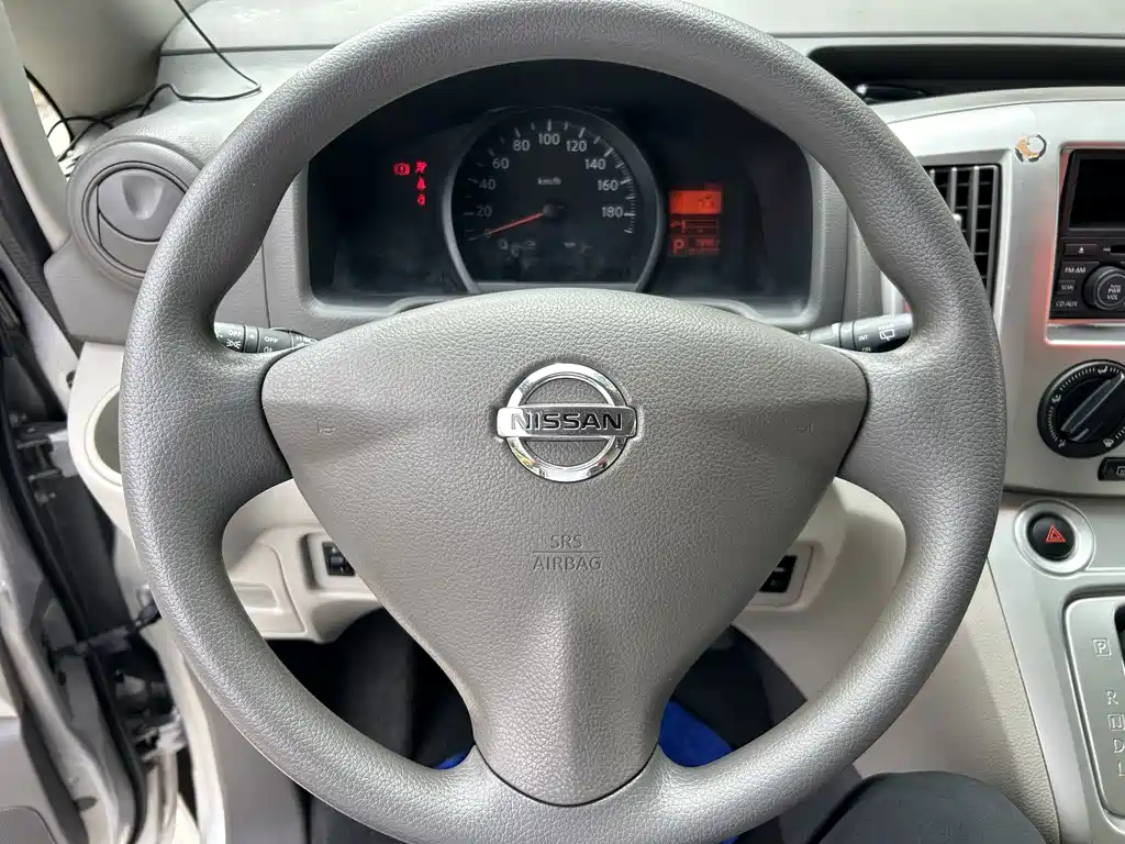 Nissan NV200 — миниатюра 10