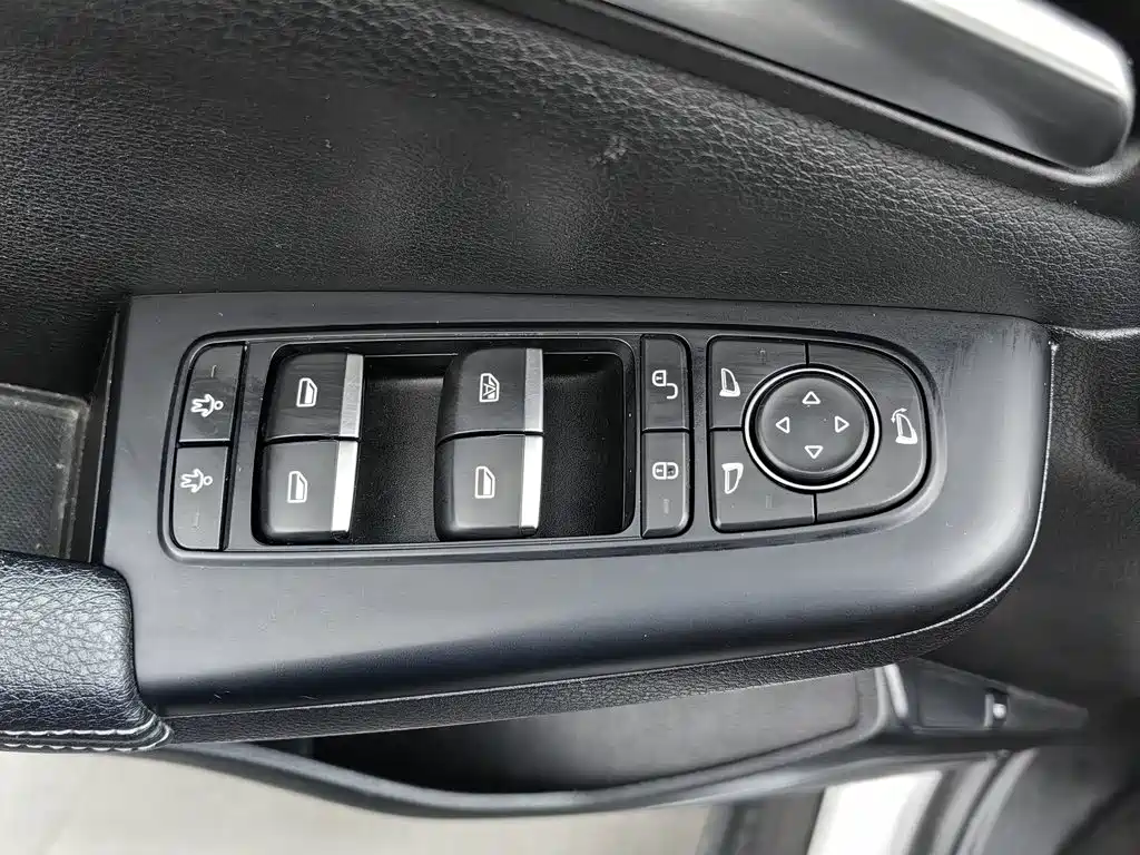 BYD Tang — миниатюра 9