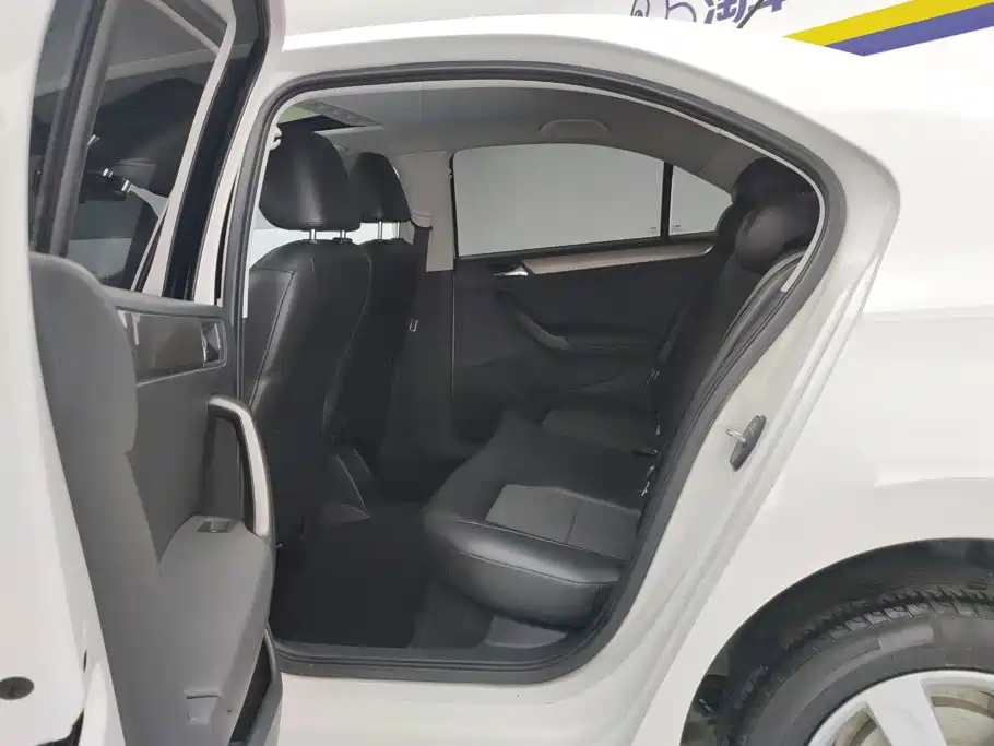 Volkswagen Santana — миниатюра 11