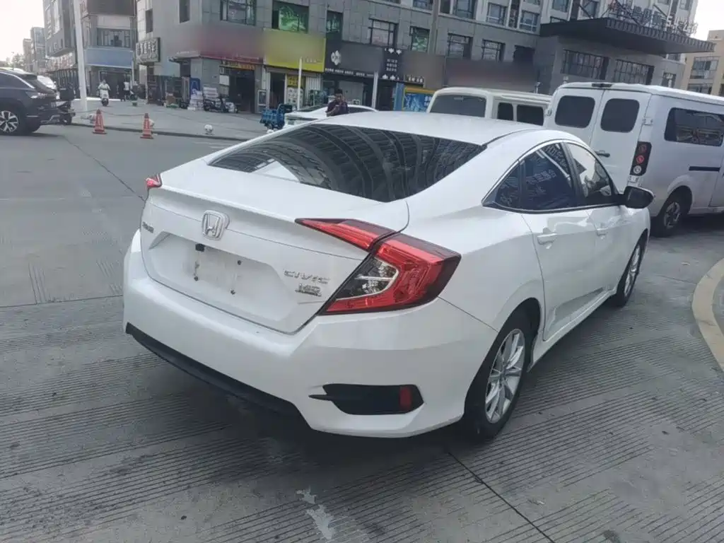 Honda Civic — миниатюра 7