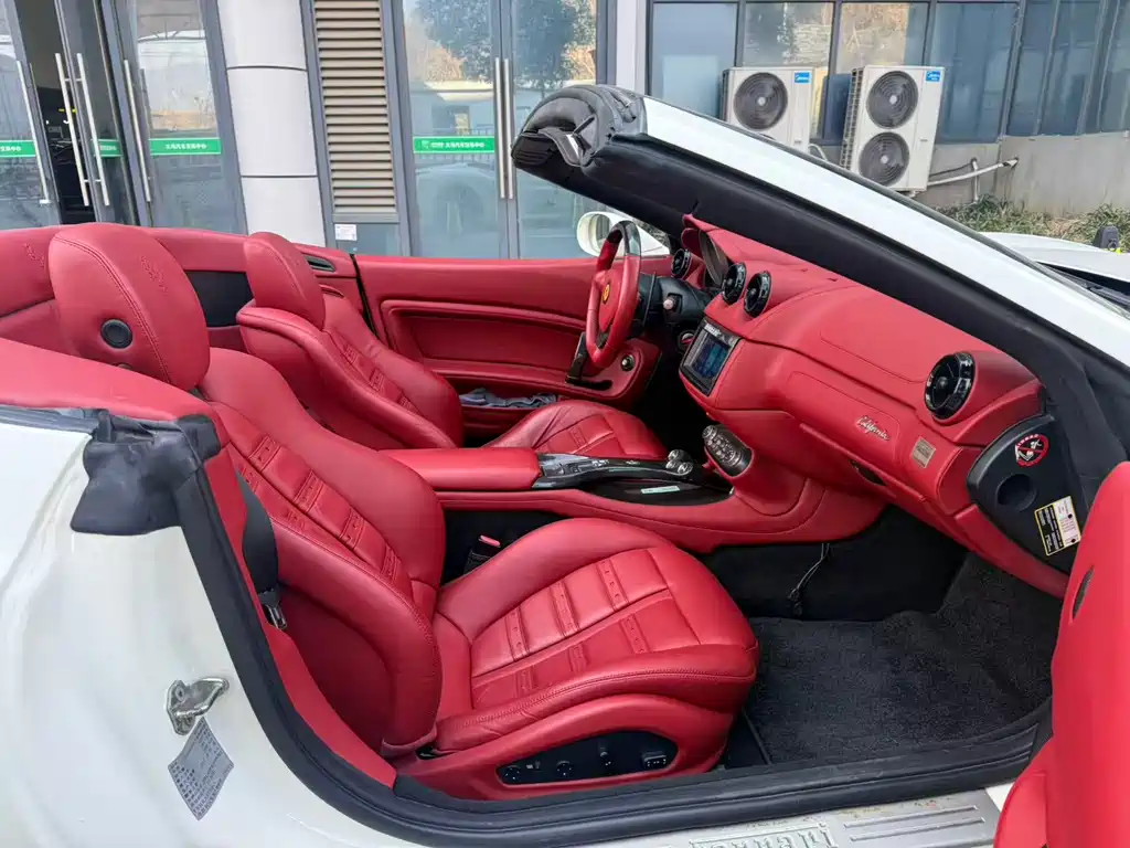 Ferrari California T 2009 4.3L