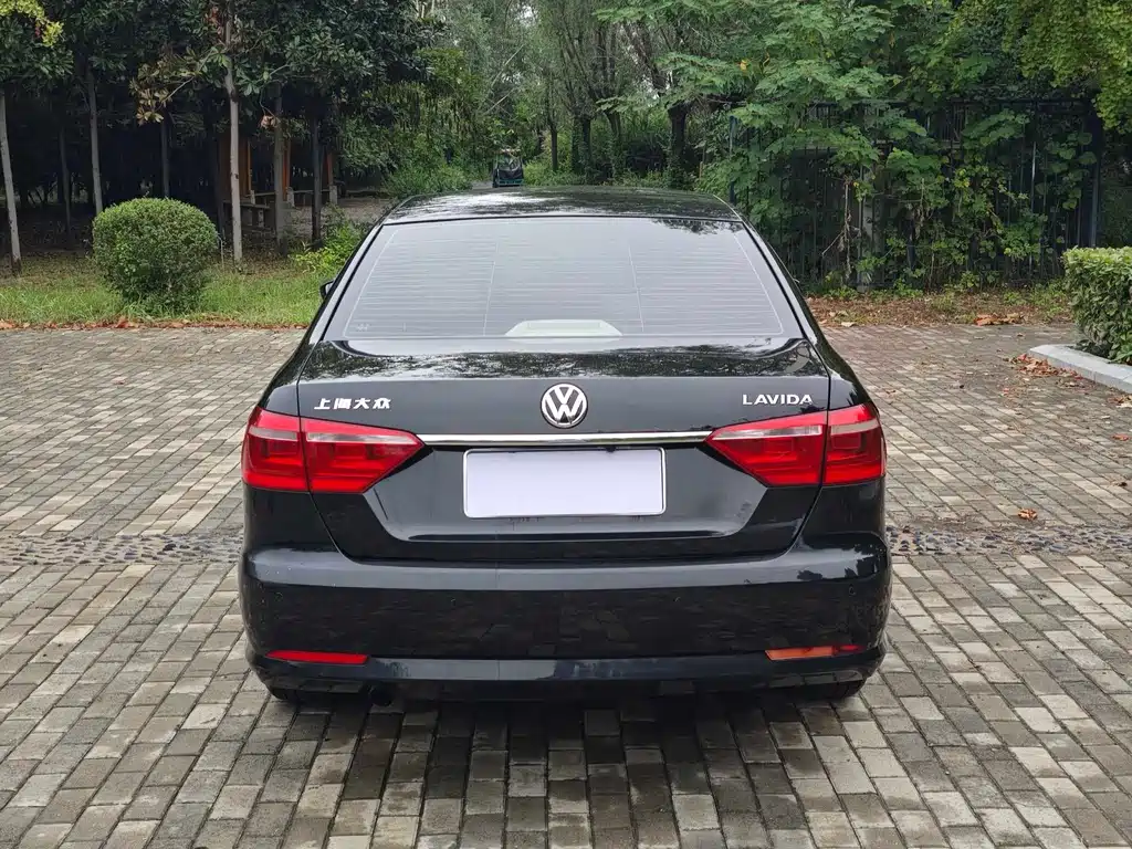 Volkswagen Lavida — миниатюра 9