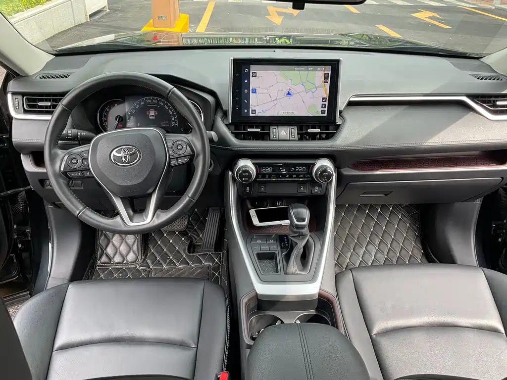 Toyota RAV4 — миниатюра 8