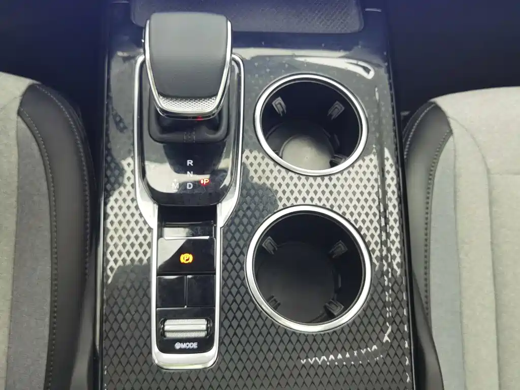 Hongqi Hongqi HS3 — миниатюра 13