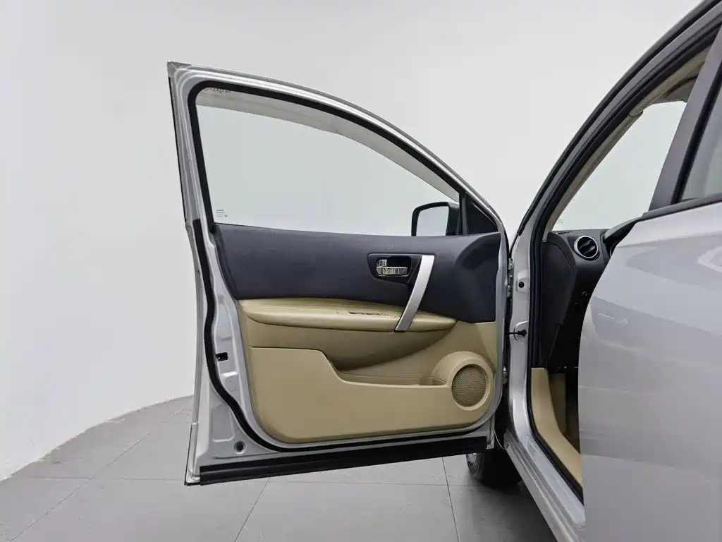 Nissan Qashqai — миниатюра 8