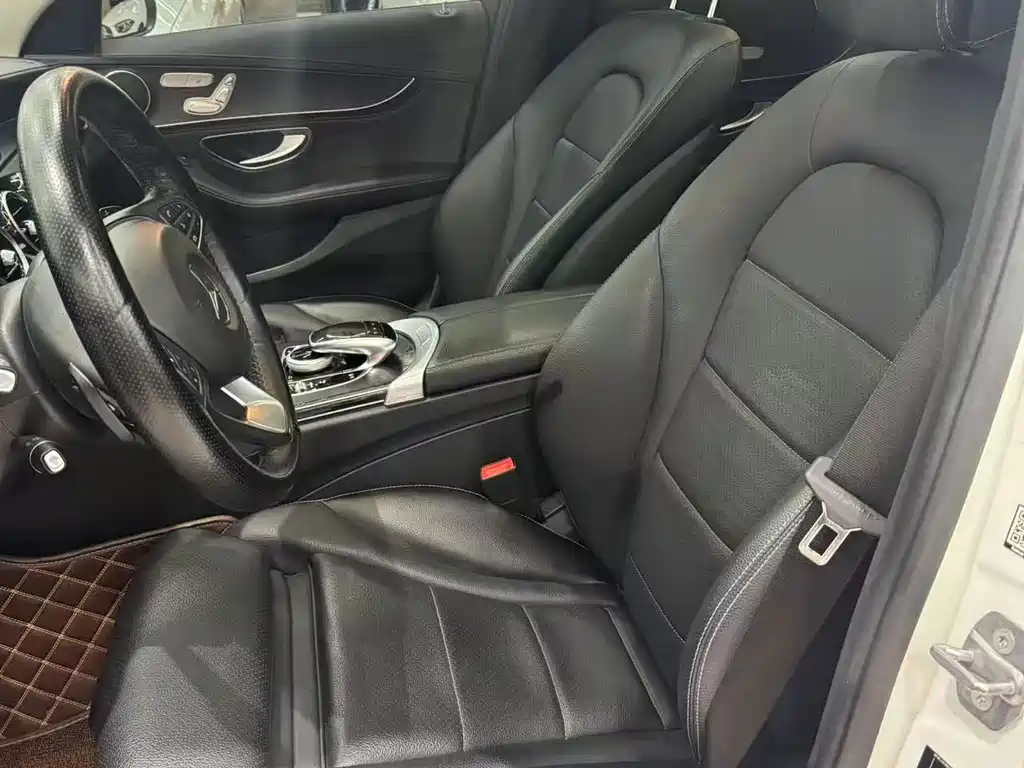 Mercedes-Benz C-Class — миниатюра 10