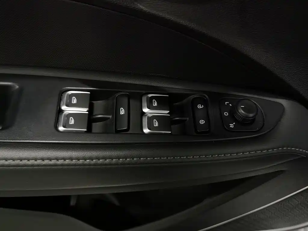 Geely Emgrand — миниатюра 9