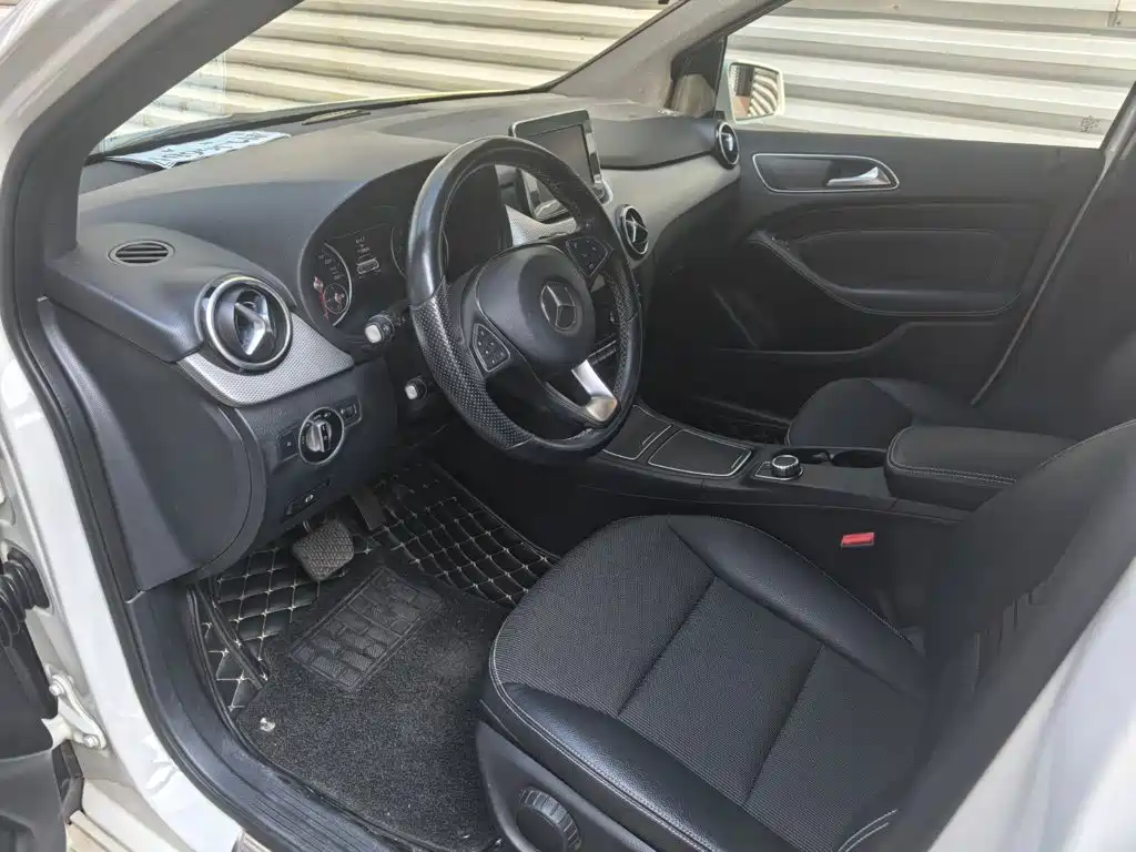Mercedes-Benz B-Class — миниатюра 8