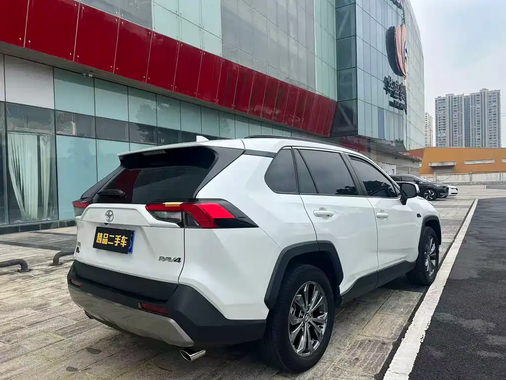 Toyota RAV4 — миниатюра 19