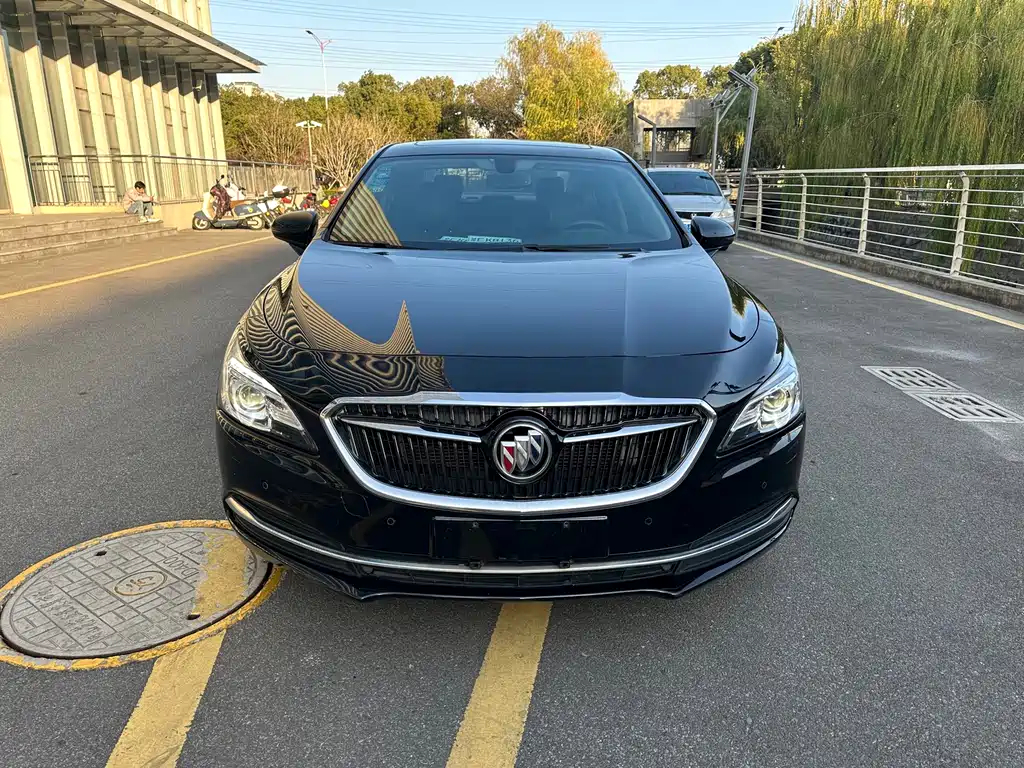 Buick LaCrosse — миниатюра 2