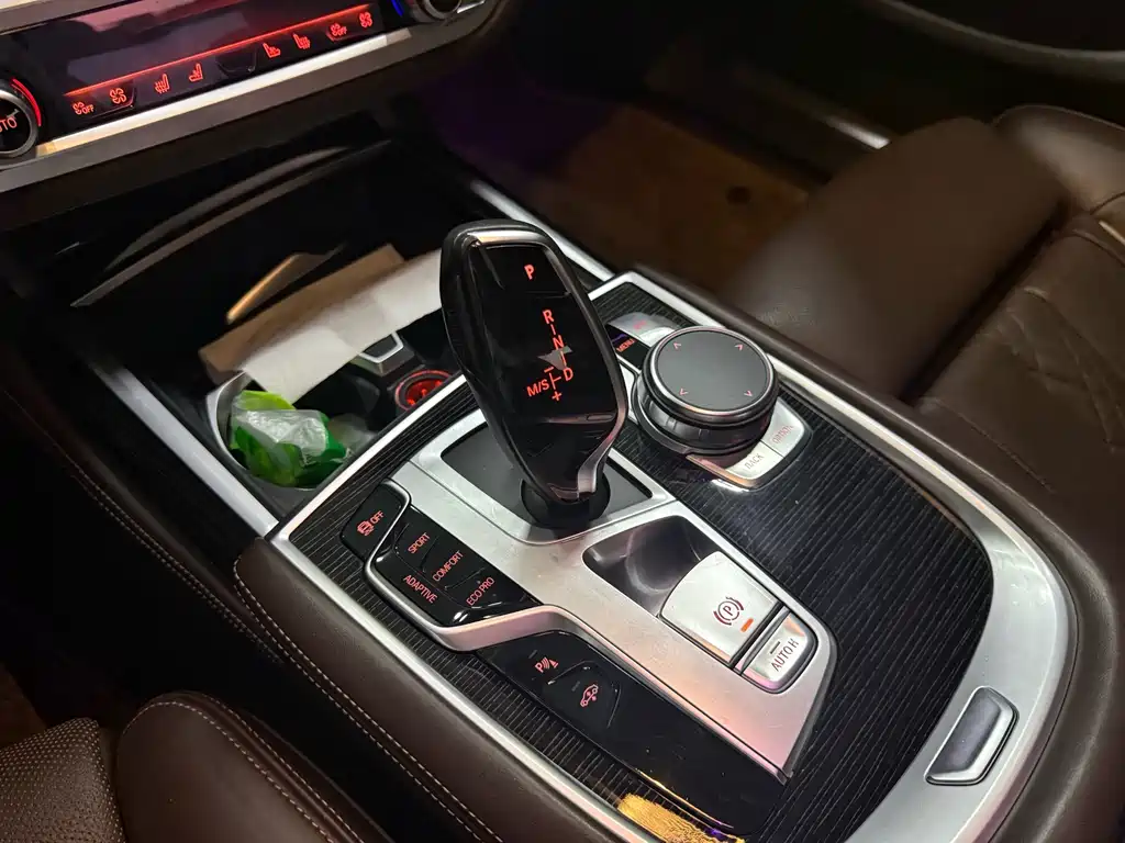 BMW 7 Series — миниатюра 14
