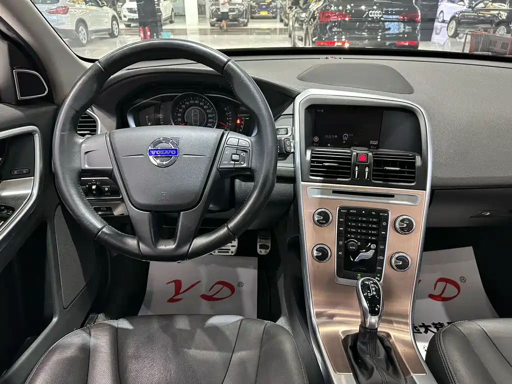Volvo XC60 — миниатюра 10