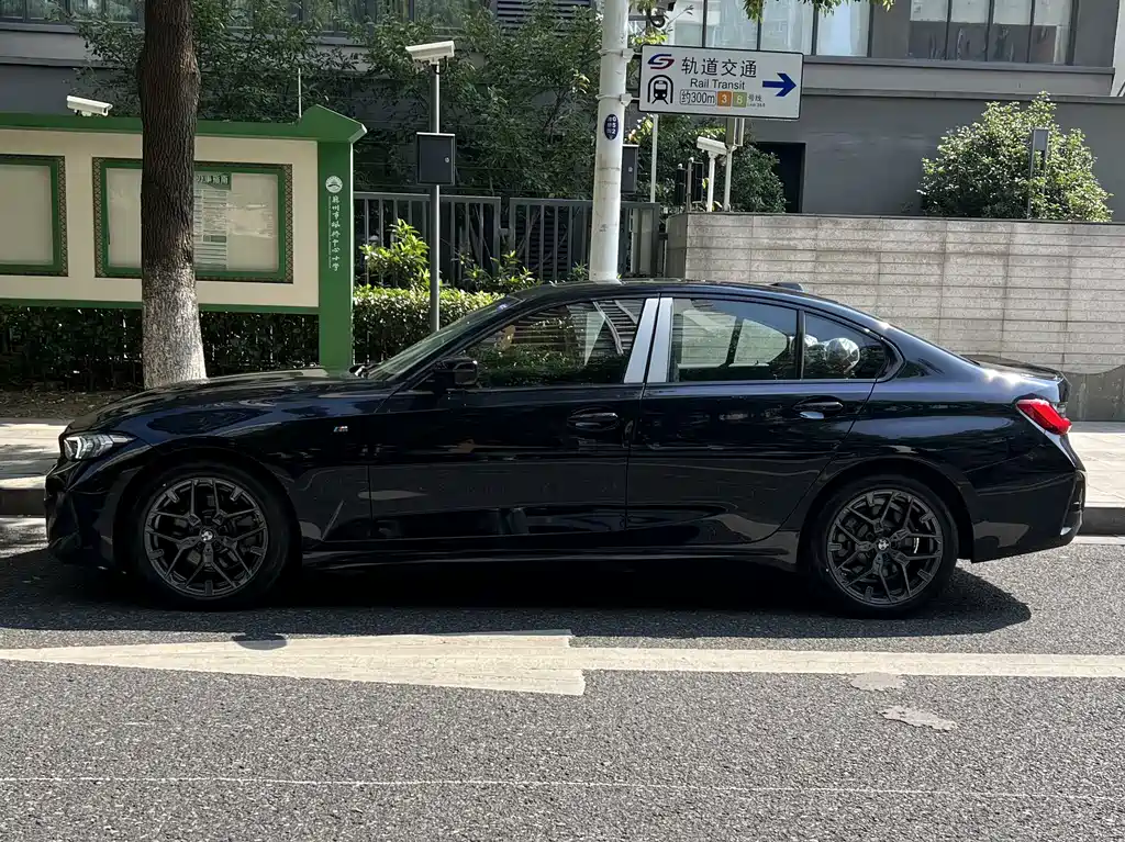 BMW 3 Series — миниатюра 3