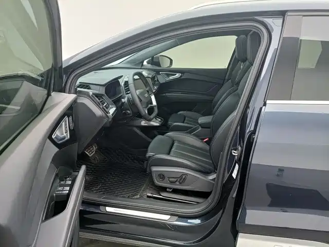 Audi Q4 e-tron — миниатюра 9