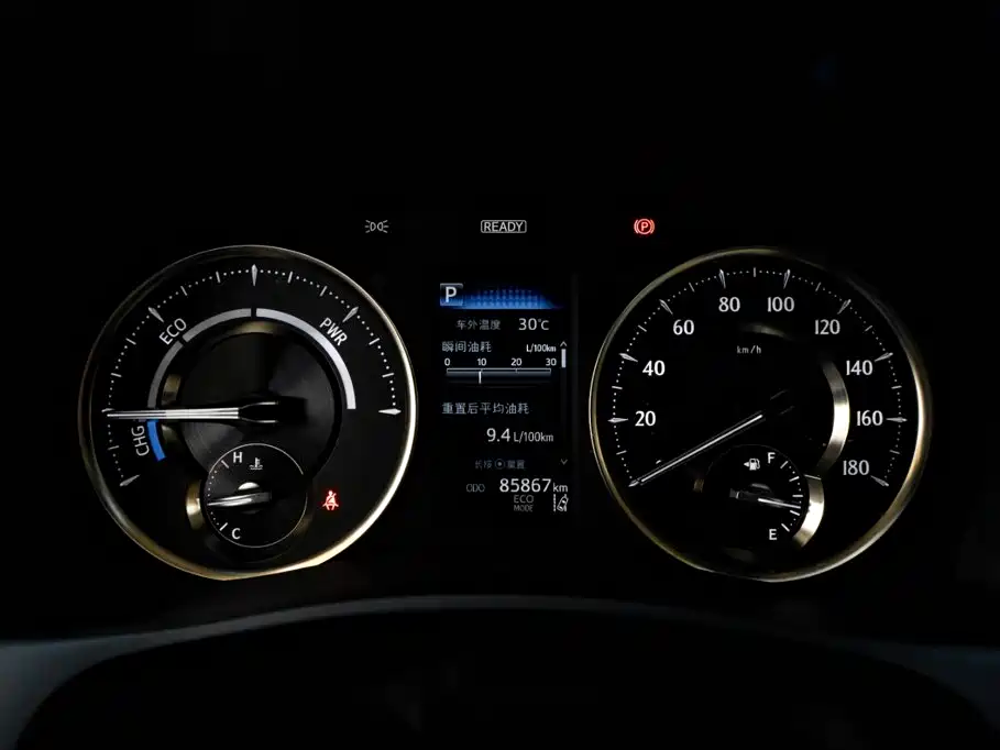 Toyota Alphard — миниатюра 13