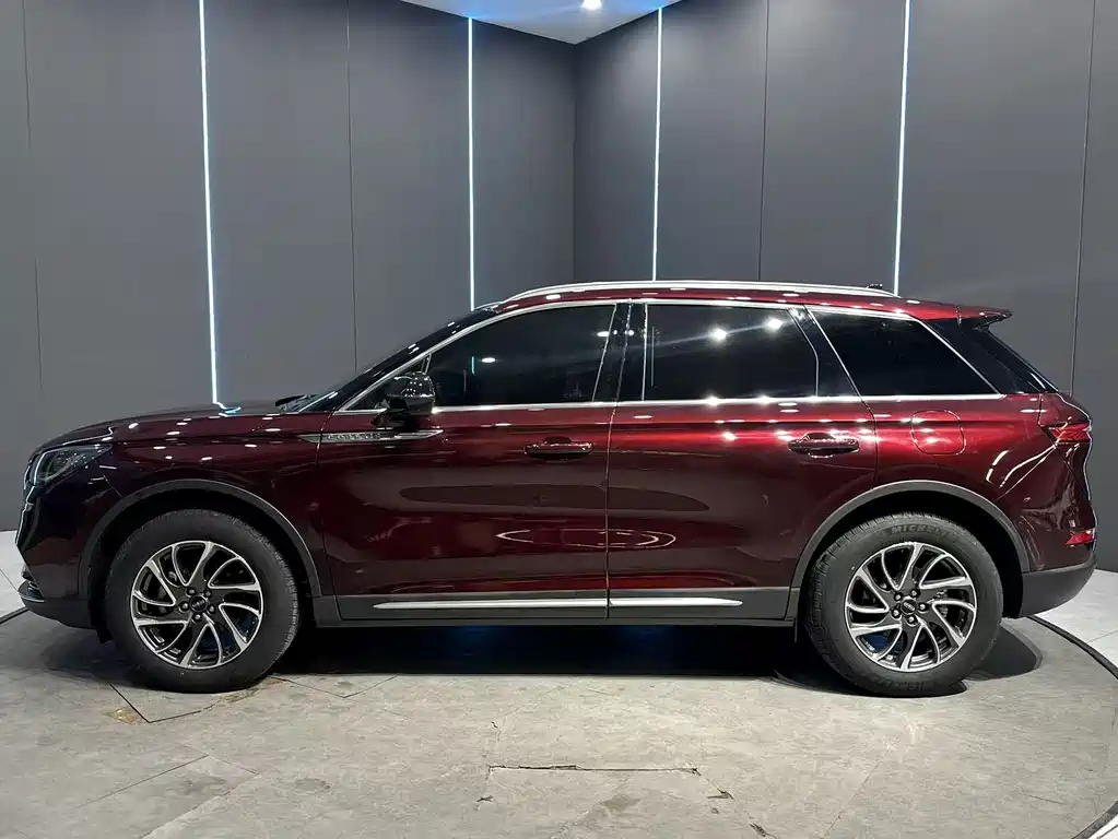 Lincoln Corsair — миниатюра 4