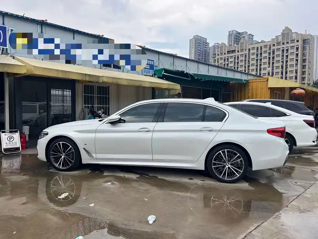 BMW 5 Series — миниатюра 3