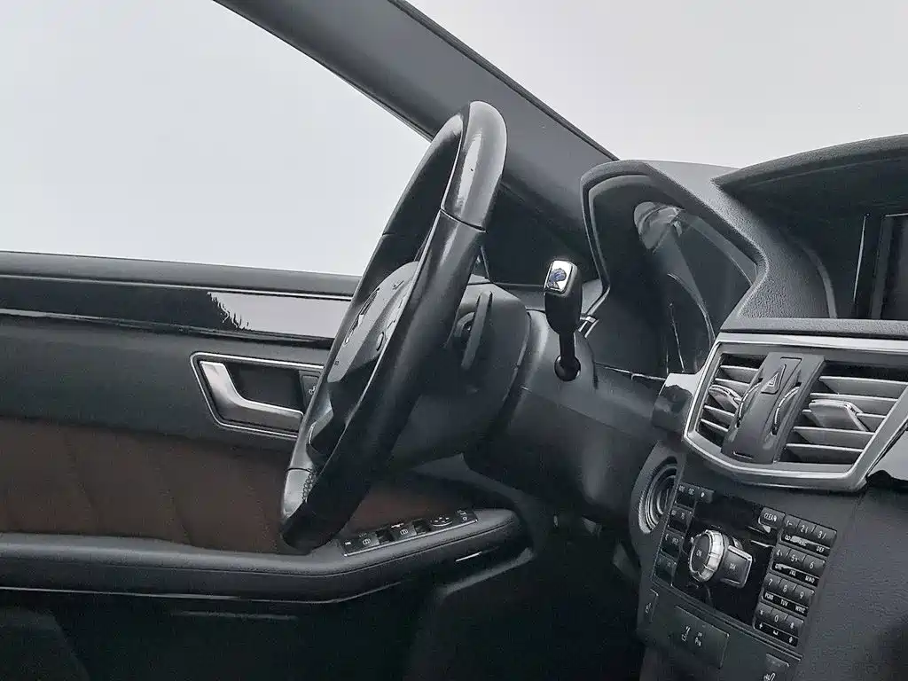 Mercedes-Benz E-Class — миниатюра 22