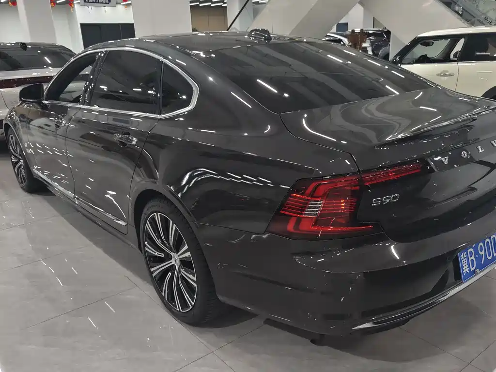 Volvo S90 — миниатюра 3