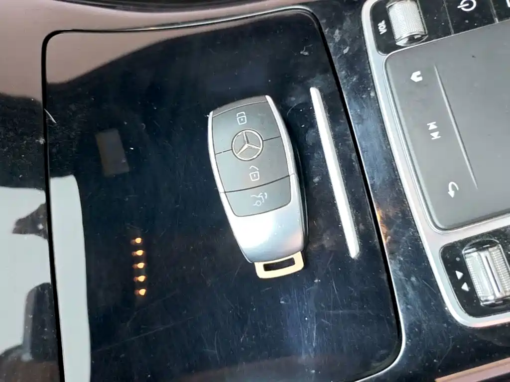 Mercedes-Benz EQC — миниатюра 9