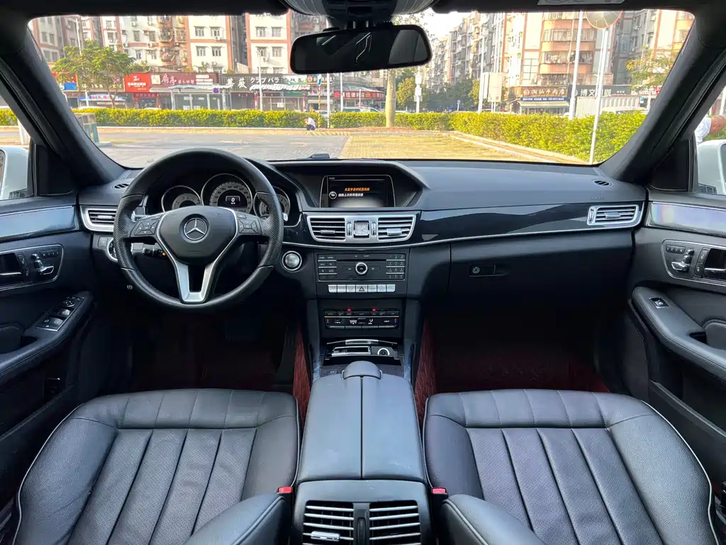 Mercedes-Benz E-Class — миниатюра 21