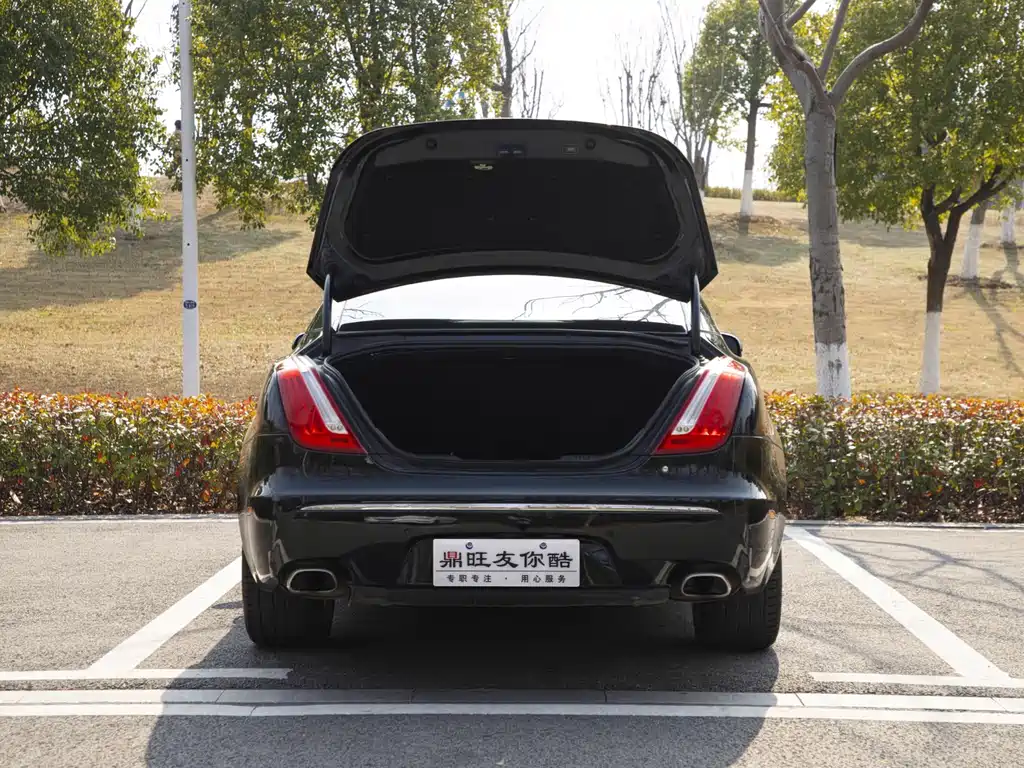 Jaguar XJ — миниатюра 8