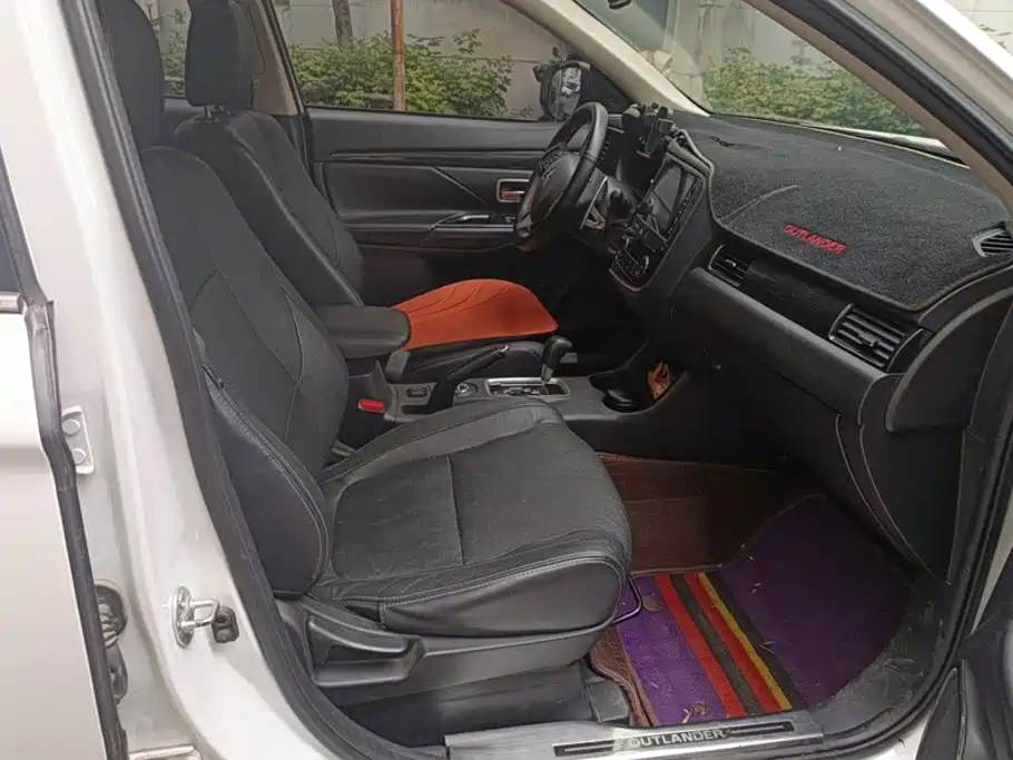 Mitsubishi Outlander — миниатюра 8