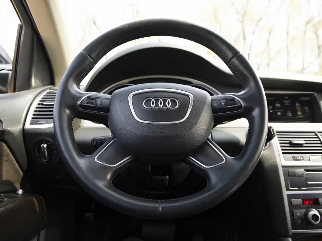 Audi Q7 — миниатюра 21