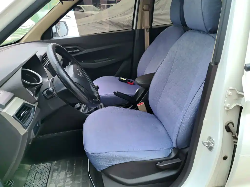 Wuling Hongguang — миниатюра 11