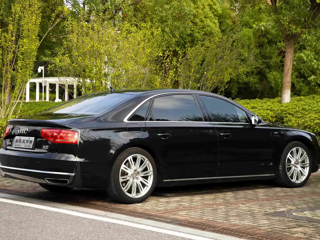 Audi A8 — миниатюра 6