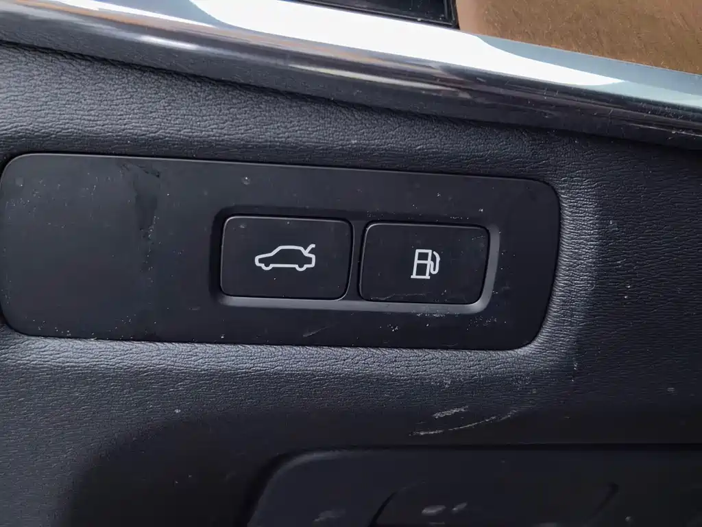 Volvo S90 PHEV — миниатюра 30