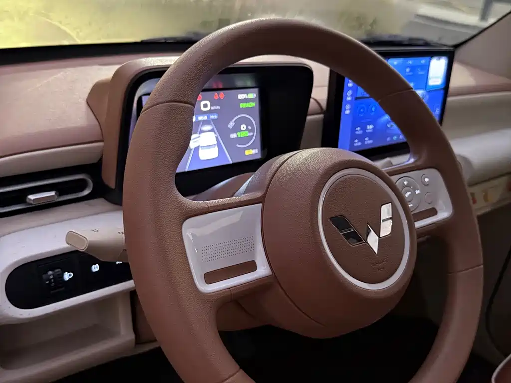 Wuling MINIEV — миниатюра 11