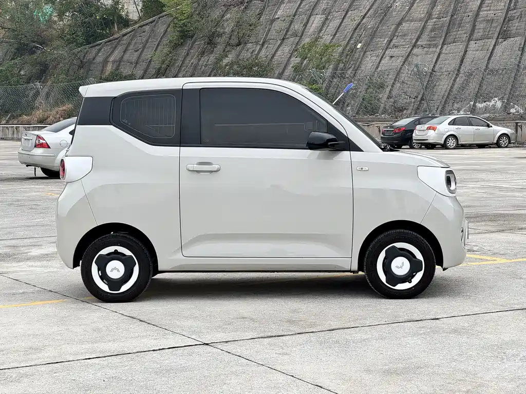 Wuling MINIEV — миниатюра 7
