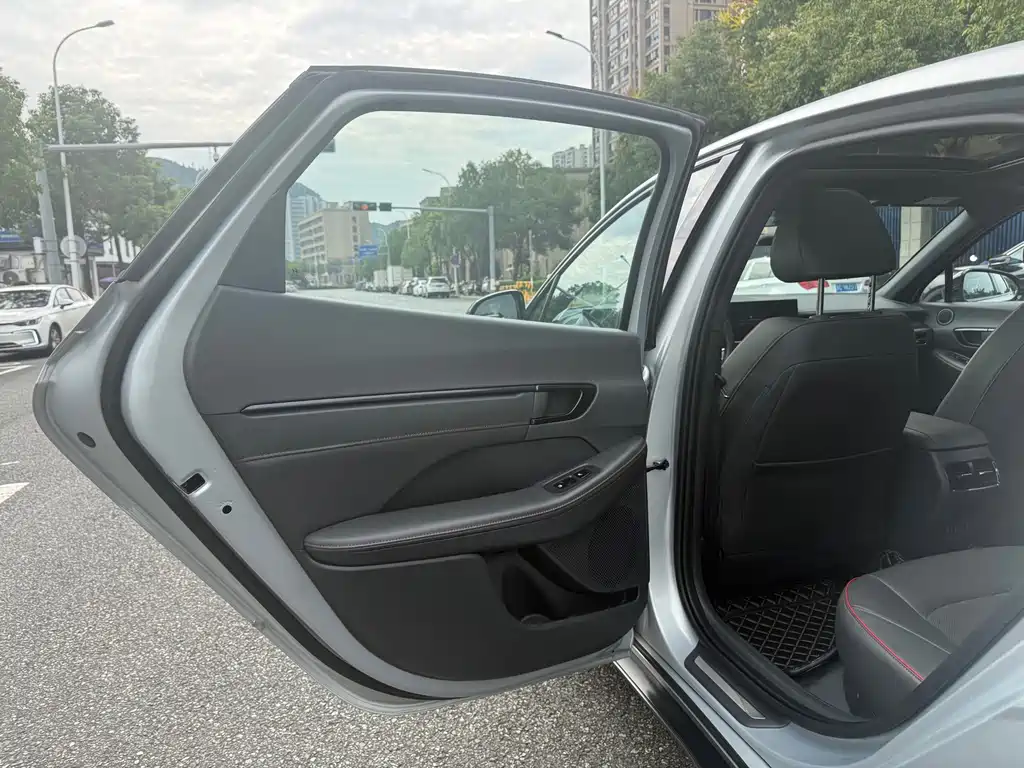 Hyundai Sonata — миниатюра 12