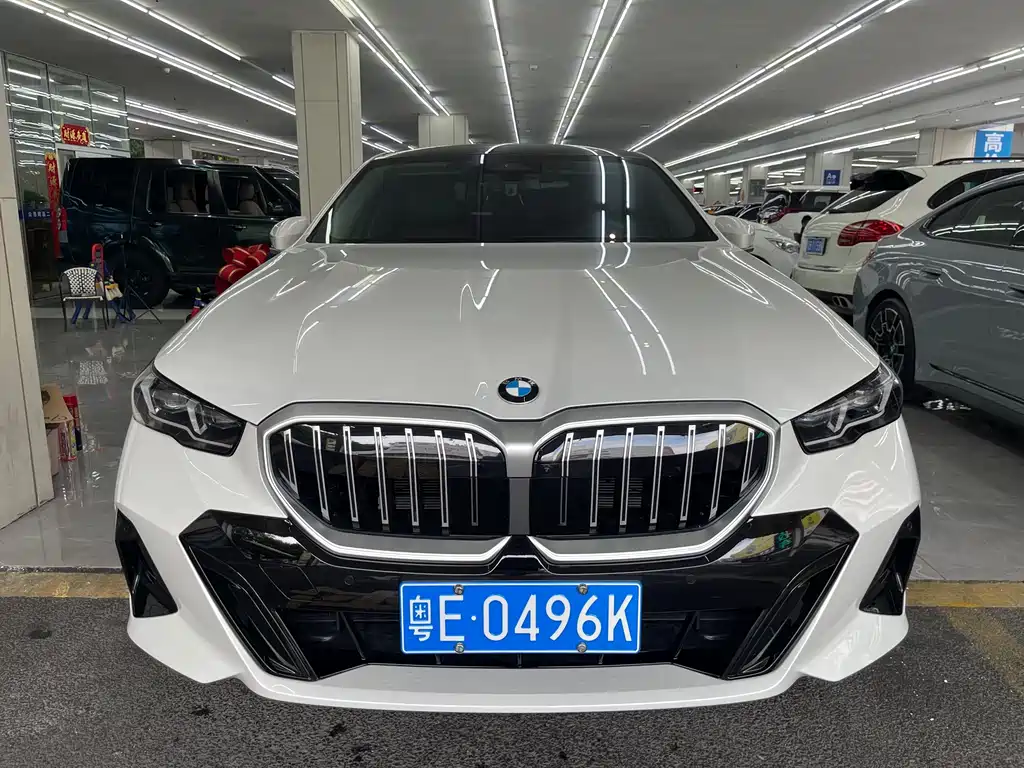 BMW 5 Series — миниатюра 2