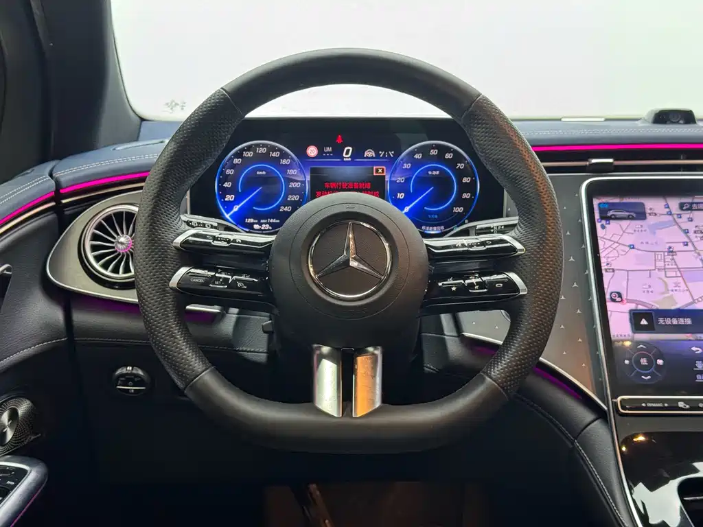 Mercedes-Benz EQE SUV — миниатюра 15