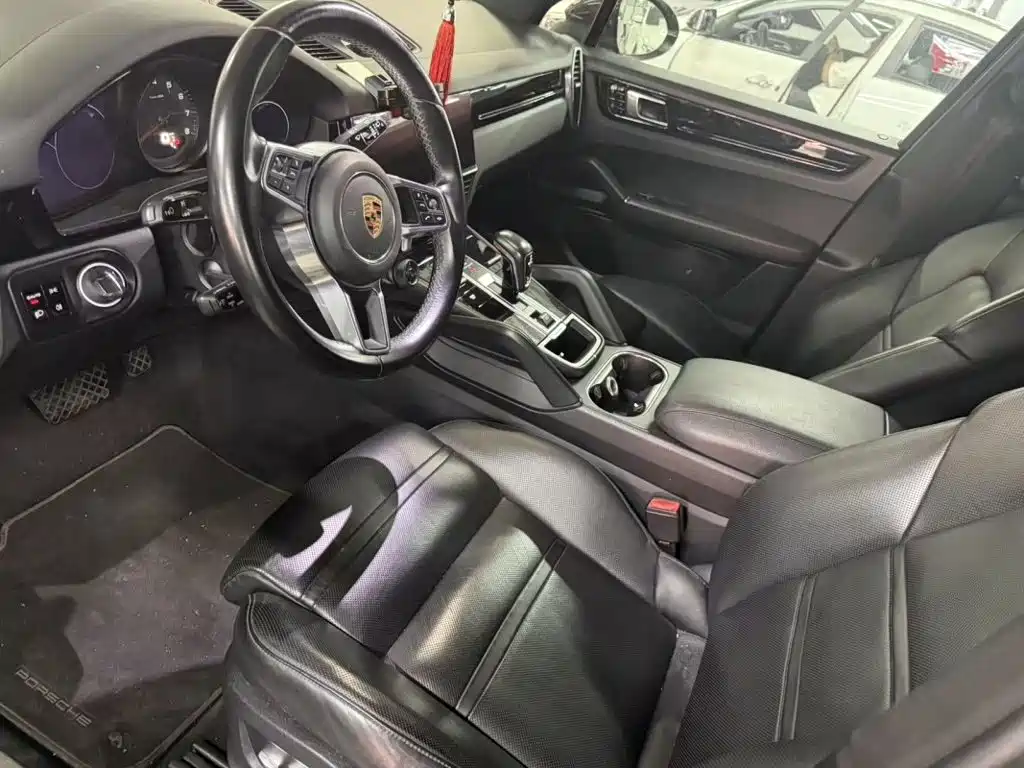 Porsche Cayenne — миниатюра 2