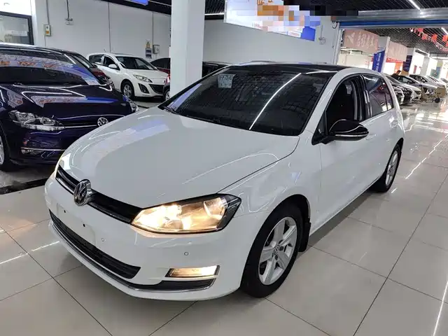 VOLKSWAGEN GOLF 2017