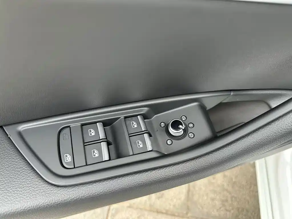 Audi A4L — миниатюра 21